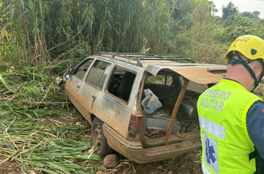  Saída de pista deixa motorista de 62 anos ferido