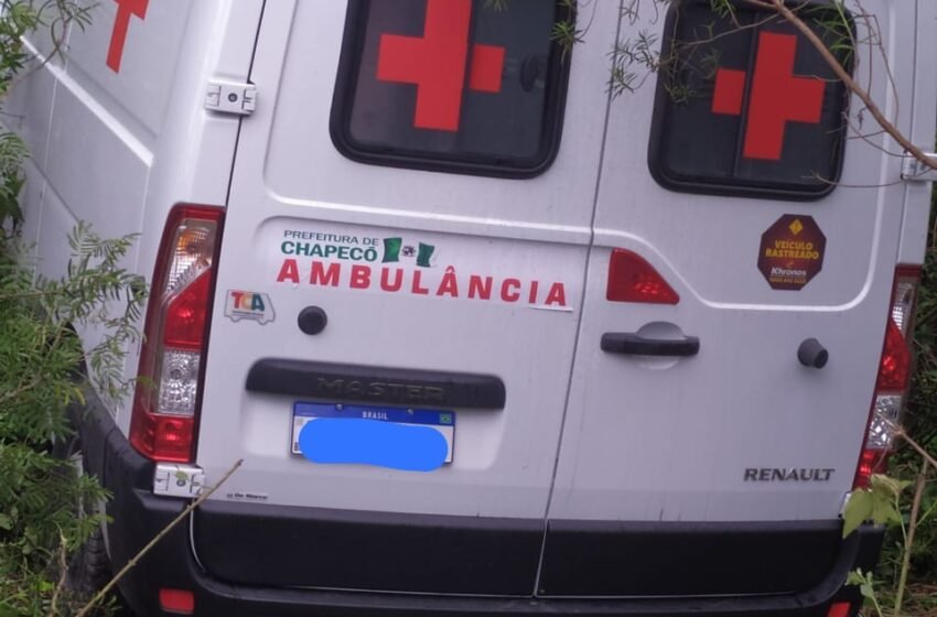  Ambulância de Chapecó se envolve em acidente na BR-282