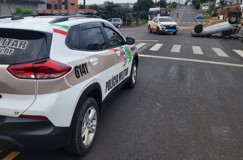 Acidente em Xanxerê deixa uma pessoa ferida e veículo capotado
