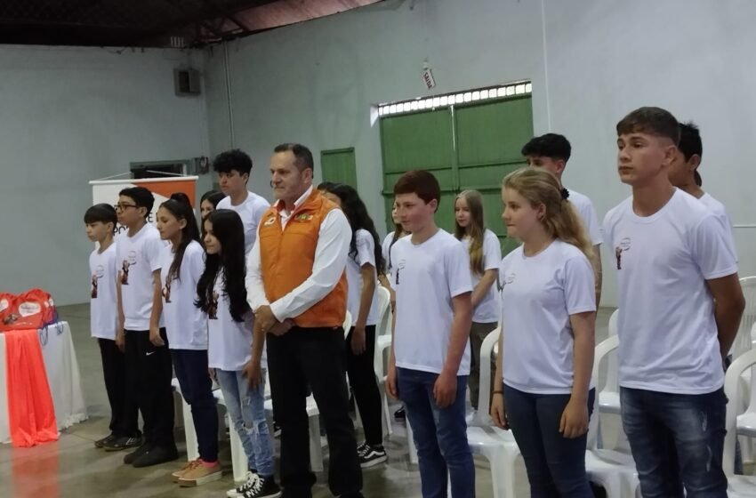 Formatura do Programa Defesa Civil na Escola Promove Cidadãos Mais Resilientes em Passos Maia