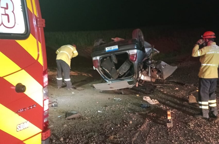 Colisão entre caminhão e veículo na SC-480, em São Domingos