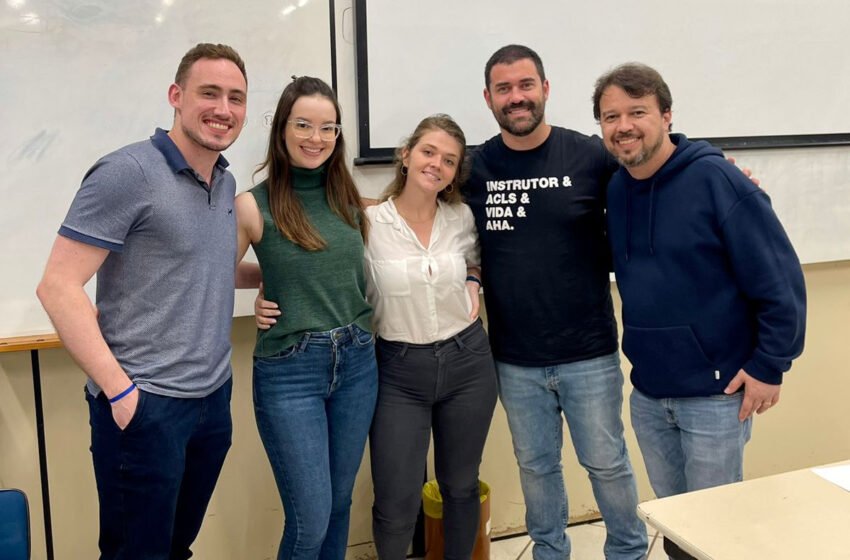 Médicos residentes do HRSP participam de capacitação internacional em ACL