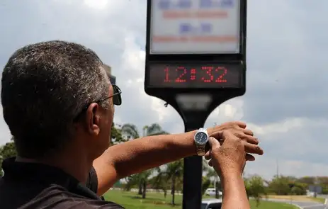 Ministério de Minas e Energia decidirá sobre adoção do horário de verão na próxima terça-feira