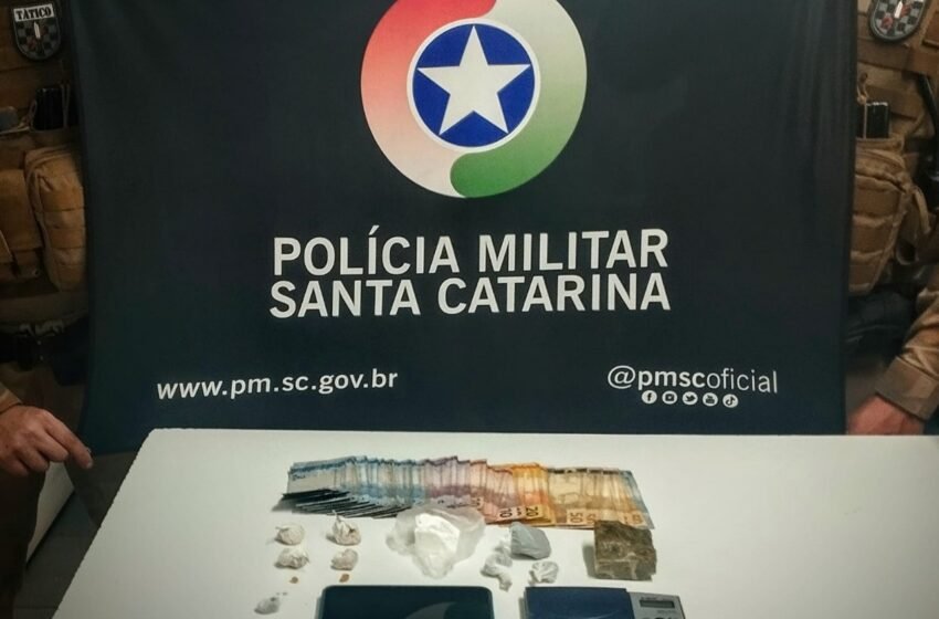 Ação policial resulta em prisão por tráfico de drogas, associação ao tráfico e desacato em Xanxerê