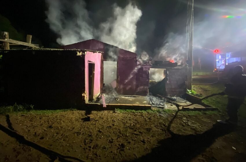 Incêndio destrói residência no interior de Xanxerê