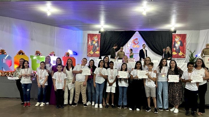  Formatura do Proerd reúne 210 alunos em Abelardo Luz e reforça valores contra drogas e violência