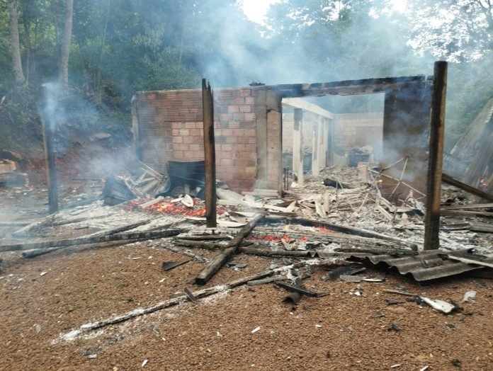  Incêndio destrói residência em Ipumirim e deixa vítima fatal