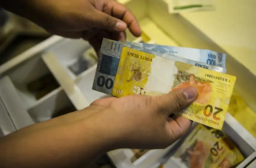  Brasileiros ainda não sacaram R$ 8,53 bilhões de valores a receber