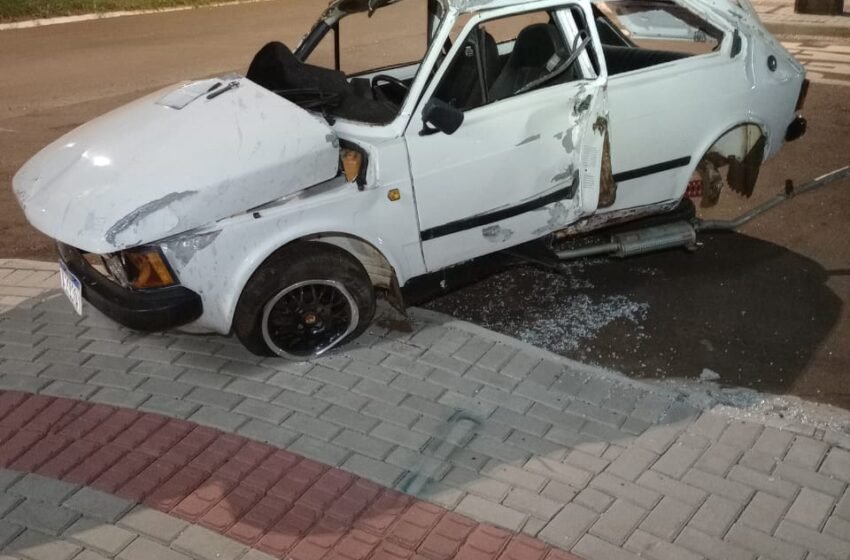 Acidente de trânsito: Saída de pista seguida de capotamento na BR-480, Chapecó