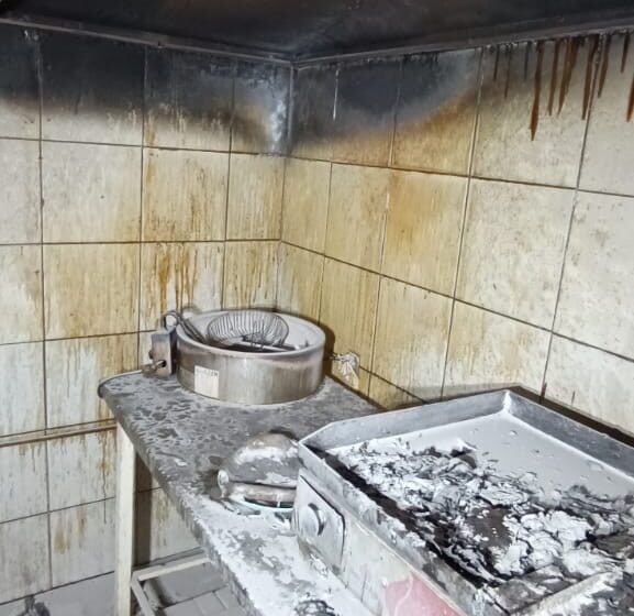 Incêndio em restaurante no centro de Xaxim mobiliza Corpo de Bombeiros
