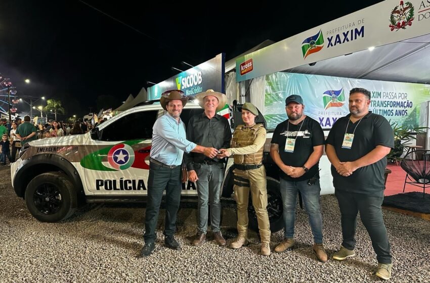 Polícia Militar recebe viatura da Prefeitura de Xaxim para fortalecer segurança