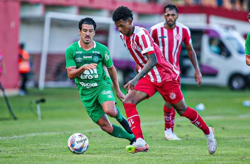 Chapecoense empata com o Hercílio Luz e encaminha classificação no Catarinense