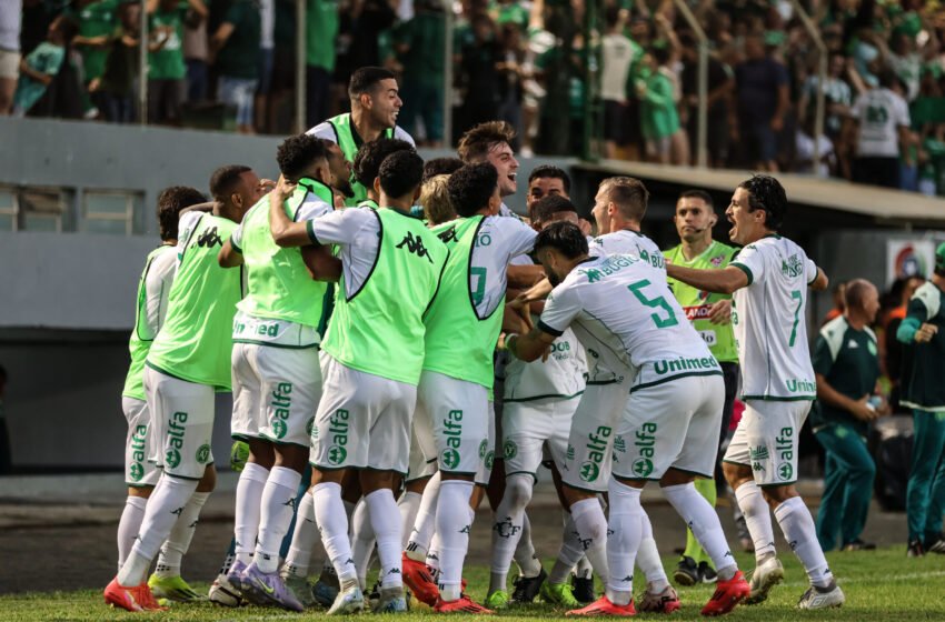 Chapecoense vence Joinville e garante vaga na final do Catarinense