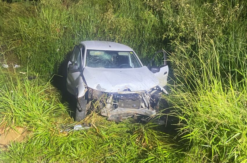  Carro sai da pista na SC-480 em Xanxerê e deixa três feridos