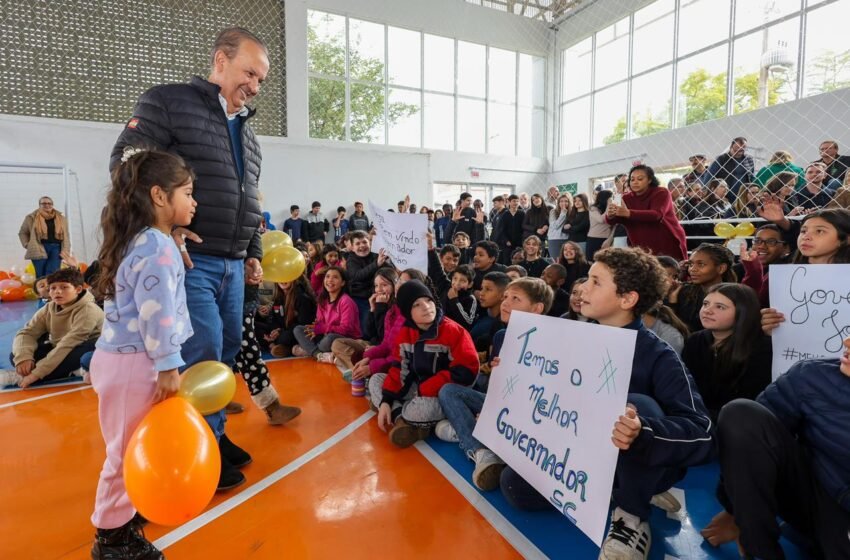 Alegria, Reconhecimento e Futuro: Inauguração de Quadra Esportiva Marca Dia Especial em Chapecó
