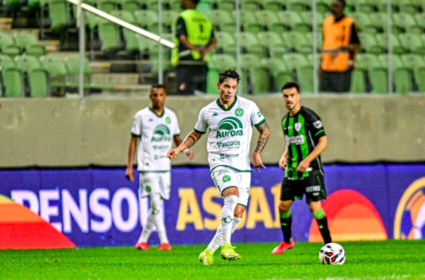  Chapecoense vence o América-MG fora de casa e entra no G4 da Série B