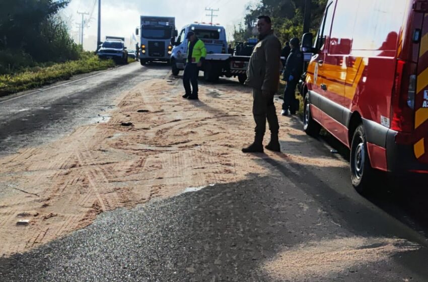  Bombeiros Militar de Palmitos foi acionado para atendimento de ocorrência de limpeza de pista na SC 283