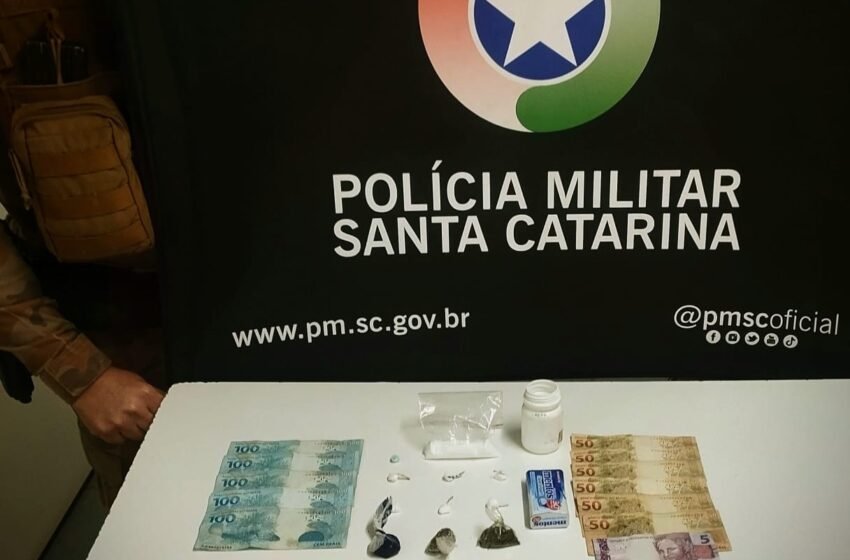  Polícia Militar prende dois por tráfico e cumpre mandado de prisão em Xanxerê
