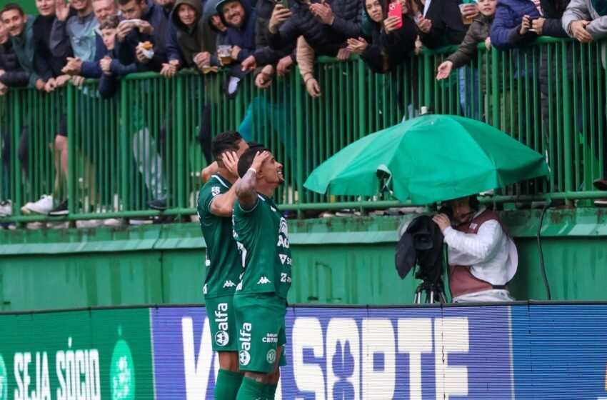  Chapecoense vence o CRB e chega ao sexto jogo sem perder na Série B