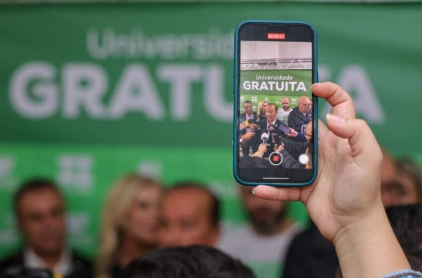 Acusada de ser milionária, aluna do Universidade Gratuita sobrevive com estágio e renda da família de agricultores
