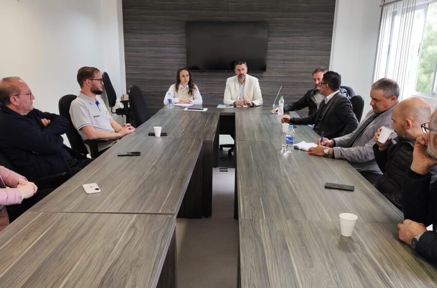 Diretoria da CDL visita Câmara de Vereadores e discute parcerias para fortalecer o comércio local