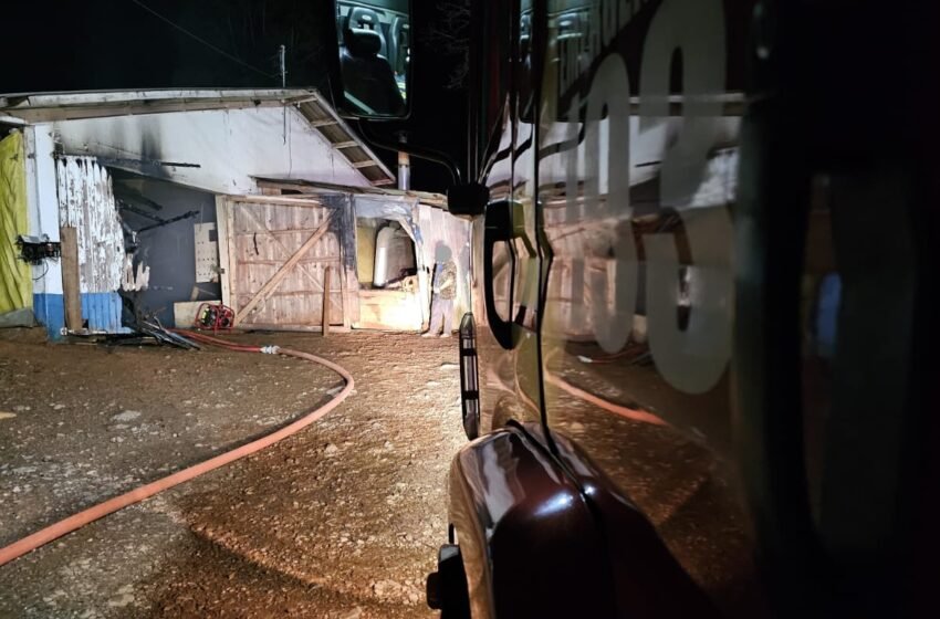  Incêndio em aviário mobiliza bombeiros de Itapiranga durante a madrugada