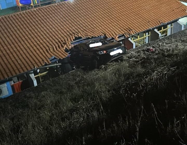 Idosa é resgatada após saída de pista em Saudades