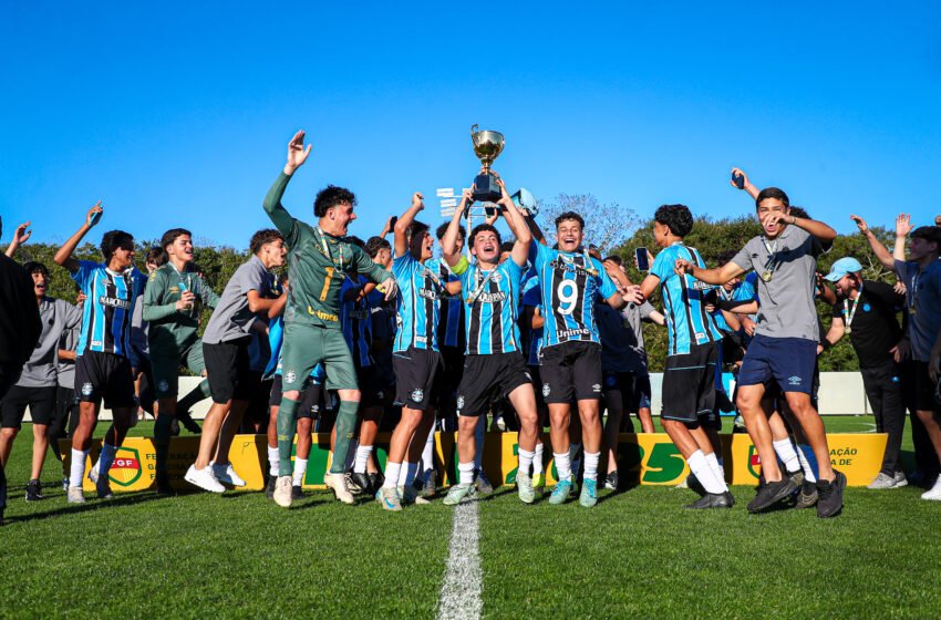 Grêmio goleia o Inter por 5 a 0 e conquista o bicampeonato do Gauchão Sub-15