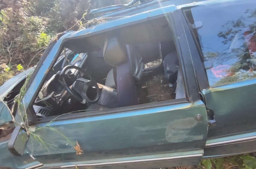  Acidente em ribanceira mobiliza equipes de resgate em Chapecó