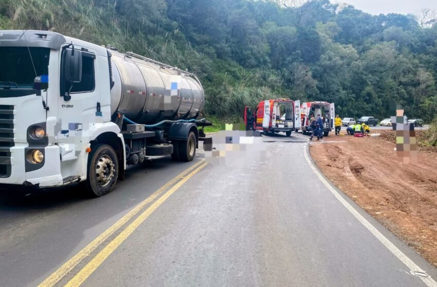  Jovem morre e outro fica gravemente ferido em colisão entre moto e caminhão na SC-155 em Xanxerê