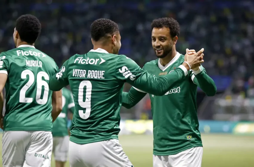  Brasileiro: Palmeiras joga no ritmo de Vitor Roque e goleia o Inter