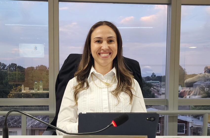  Vereadora Francieli destaca alterações no regimento interno e plano de contingência da Defesa Civil