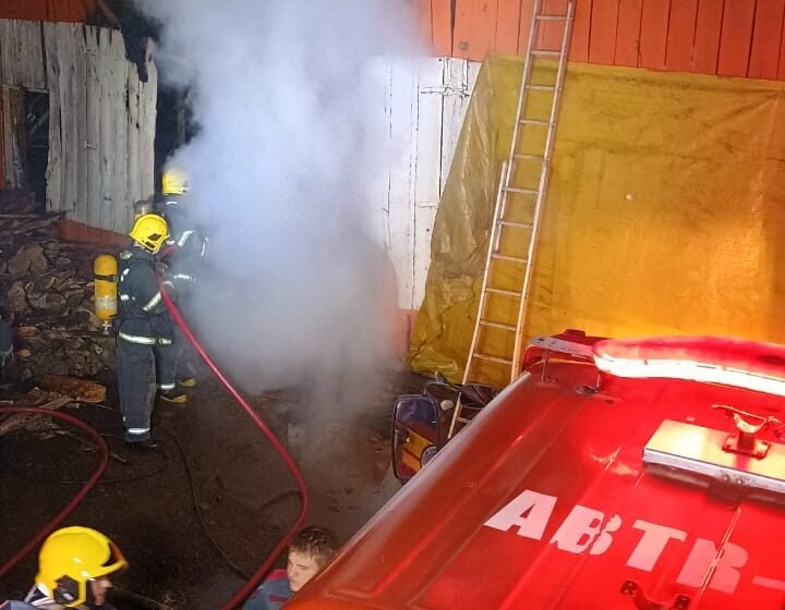  Incêndio em aviário é controlado pelo proprietário em Mondaí