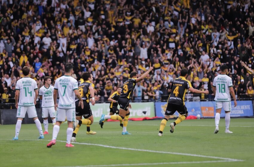  Criciúma vence a Chapecoense, assume 3ª posição e se aproxima da liderança da Série B