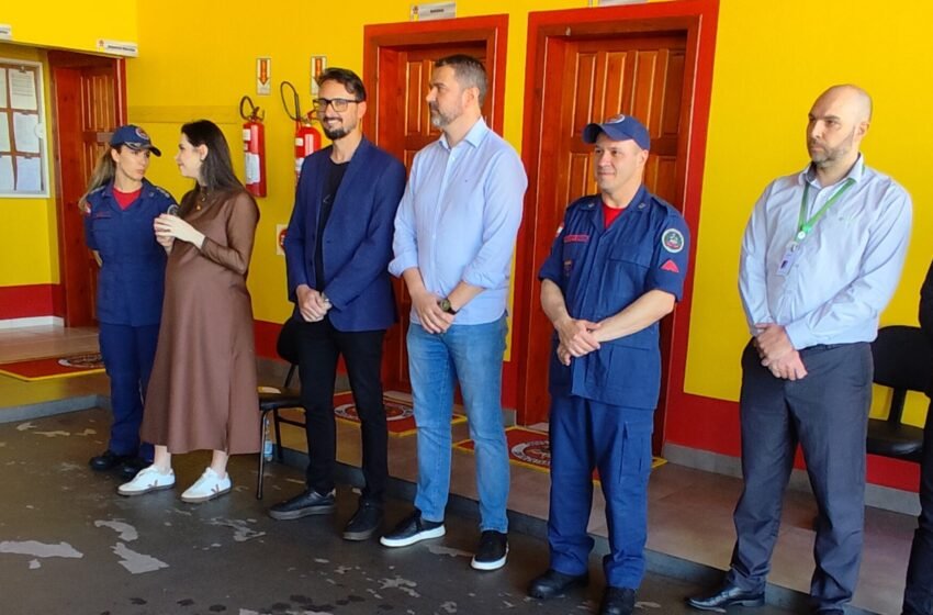  Deputada Carol De Toni entrega emendas e viatura para o Corpo de Bombeiros de Faxinal dos Guedes