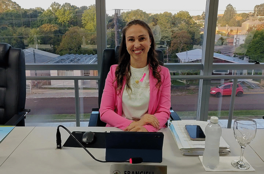  Vereadora Francieli Baptista Picinatto parabeniza professores e destaca avanços no Legislativo Municipal