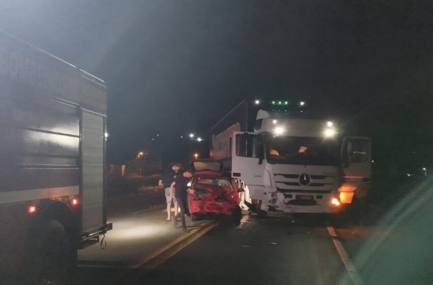  Corpo de Bombeiros atendem acidente de Trânsito na BR-282