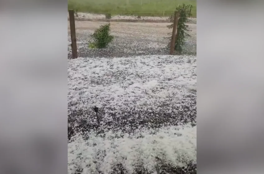  Granizo surpreende diversas regiões de Santa Catarina neste sábado