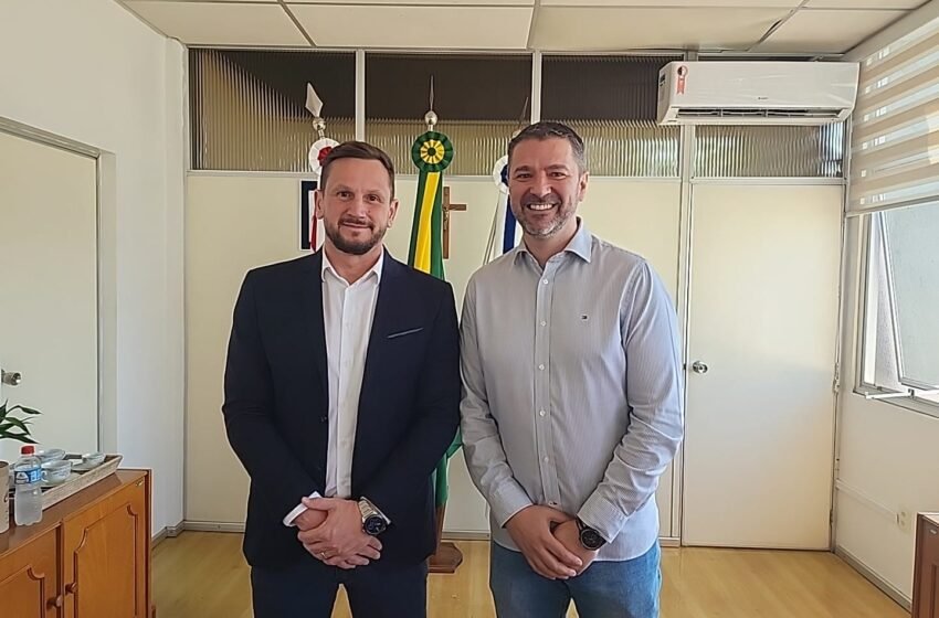  Vlademir Neves de Oliveira assume como Prefeito em Exercício por uma semana em Faxinal dos Guedes