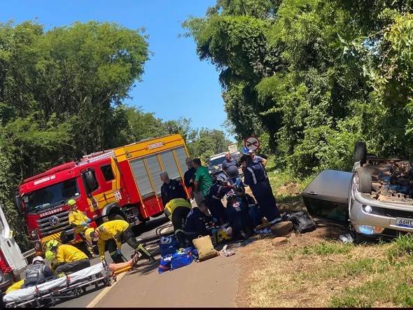  Capotamento deixa quatro pessoas feridas na BR-282, em Chapecó