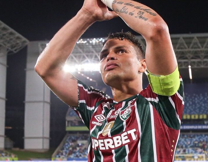  Porto anuncia contratação do zagueiro brasileiro Thiago Silva