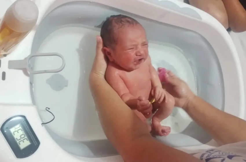  Bebê nasce dentro de carro em SC e pai faz o parto a caminho da maternidade