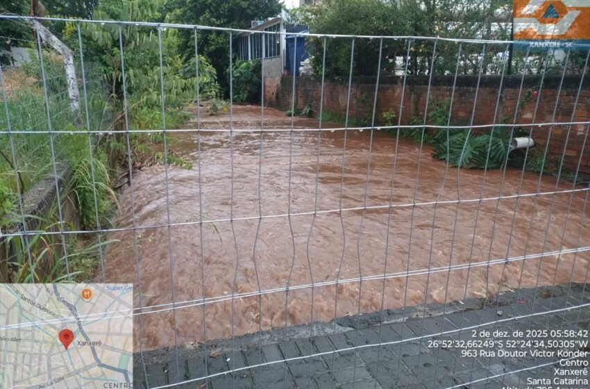  Chuva intensa causa danos pontuais em escola de Xanxerê e eleva nível do rio na região