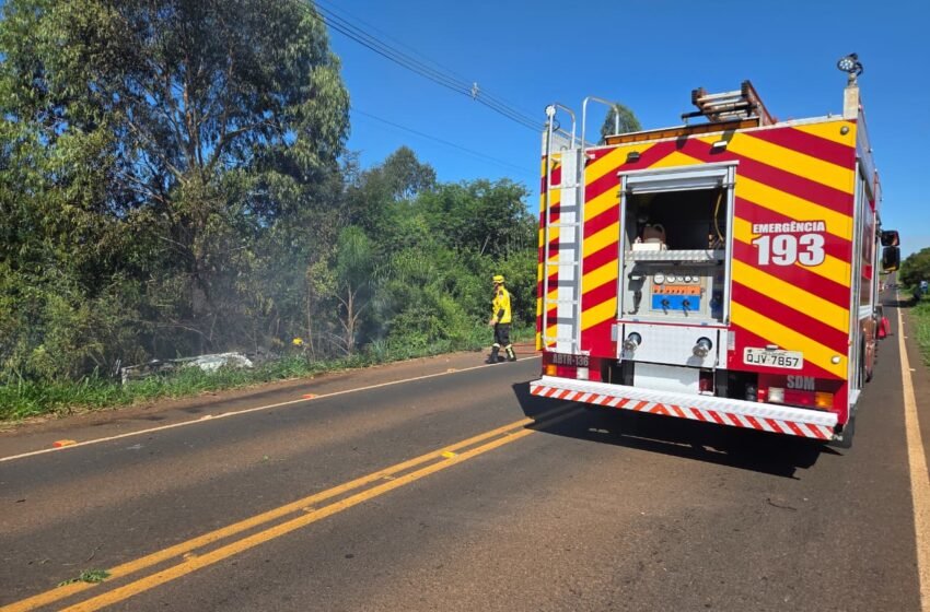 Saída de pista seguida de incêndio mobiliza Bombeiros na SC-480, em Ipuaçu