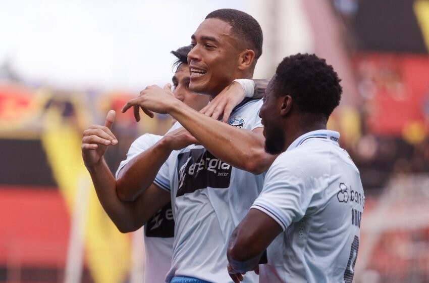  Grêmio encerra Brasileirão com goleada sobre o Sport e garante vaga na Sul-Americana
