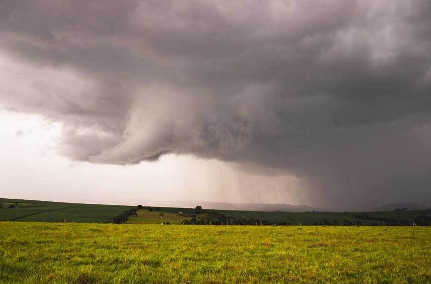  Alerta de tempestades coloca 49 cidades de SC em situação de perigo